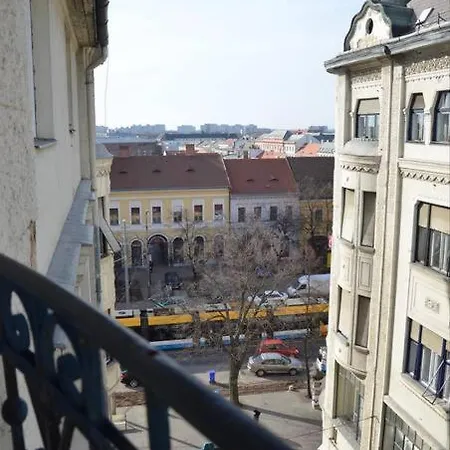 Piac Street -debrecen Apartmán